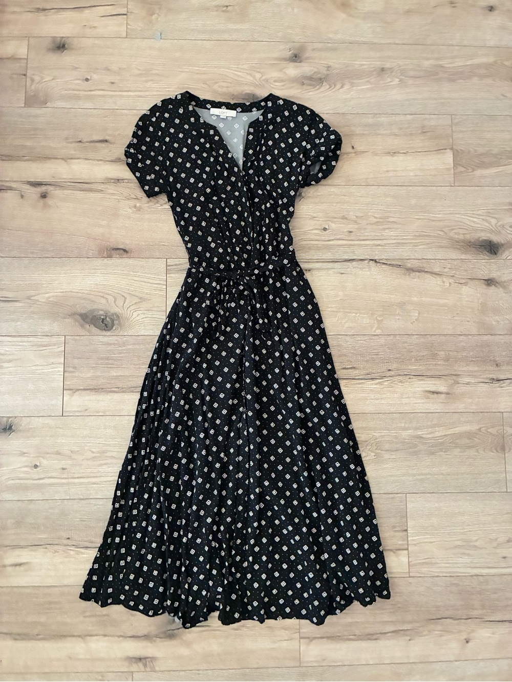 Black with Geometric Print Midi Dress with Pockets and Tie Waist